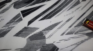 szyfon biały z czarnym  n.10 -černý a bílý šifon