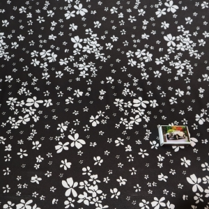 satyna w białe kwiatki n.15-s  satén s bílými květy