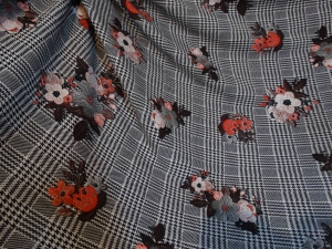 tkanina cienka silki n.350-ll - hedvábná  tenká latka