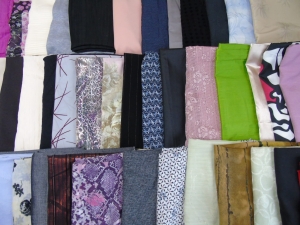  tkaniny  - kawałki 1,5-2m  - 5 zł./szt. -prodeje  kusy 1,5-2m