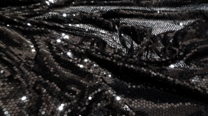 siateczka -cekinki czarna  n.121 - -úplet sit-  flitry