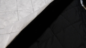 tkanina kurtkowa z ocieplaczem kolor czarny - -  textilie pro bundy 