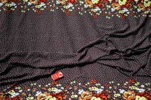 tkanina cienka wiskozowa z bordurą n.7 -tenká viskózová tkanina s okrajem 