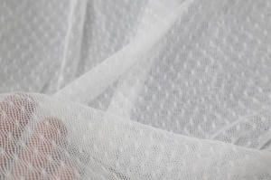 siateczka dzianinowa biała-kropeczki -n.46a -průhledná látka